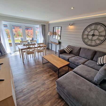 The Lakes Rookley Exteriér fotografie Interior of a static