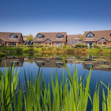 The Lakes Rookley Exteriér fotografie The new houses at the heart of the village