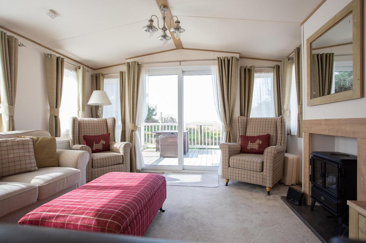 The Lakes Rookley Exteriér fotografie Interior of a static